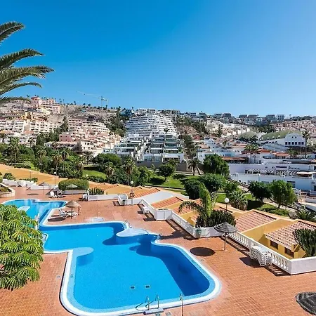 Ines Luxury - Pool - אדחה