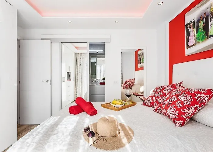 Ines Luxury - Pool -